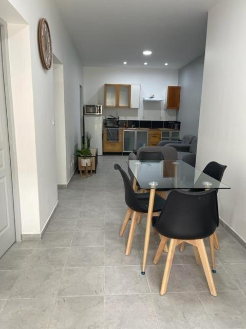 Rdc - Appartement F3 Villiers Le Bel 95 Proche De Paris Roissy Exterior foto
